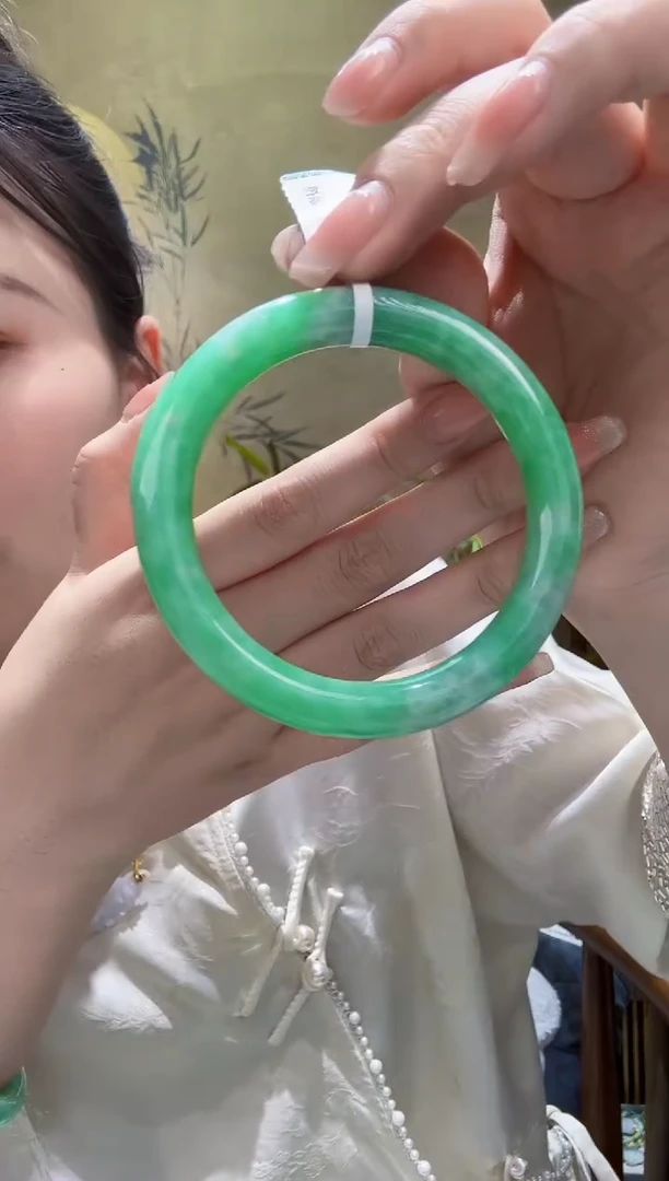 翡翠未镶嵌颈饰手镯   57.5