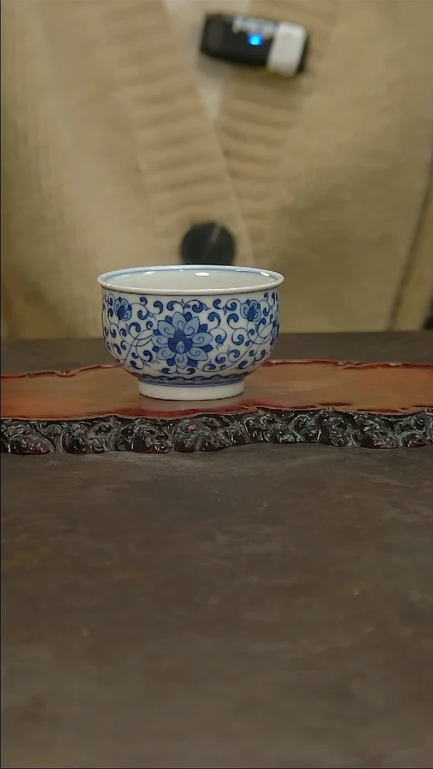 【闪购商品】青花手绘缠枝主人杯