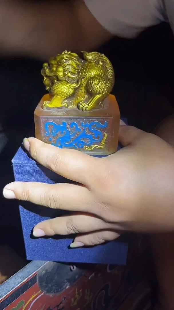 手工艺品琉璃印章.1件.带盒