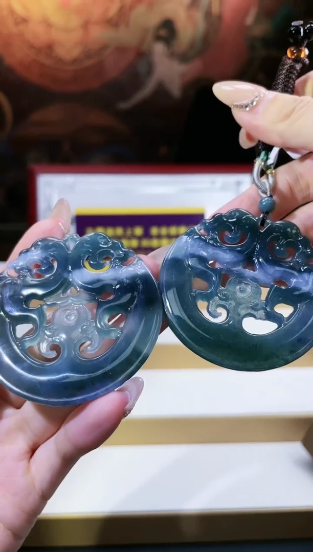 翡翠未镶嵌颈饰多样性发其一挂件