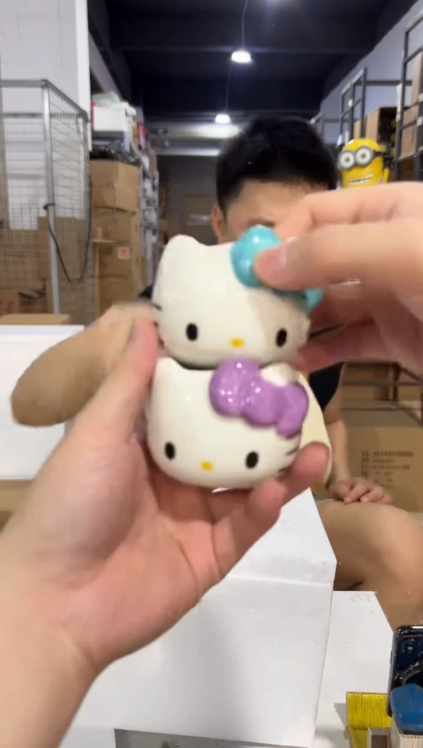 瓷片小号紫色加蓝色kt猫小茶杯2件套微瑕