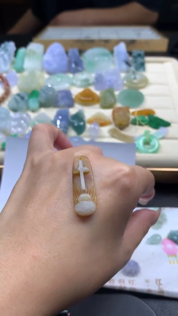 【闪购商品】定制翡翠未镶嵌翡翠