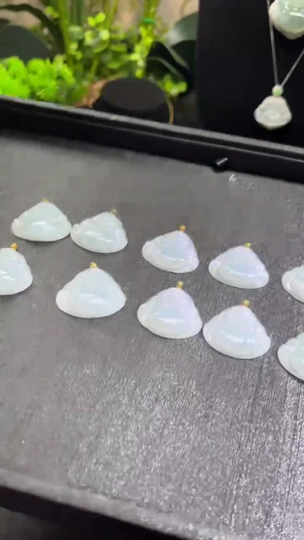 【闪购商品】翡翠吊坠(不含链)18K金镶嵌佛公多样性发其一