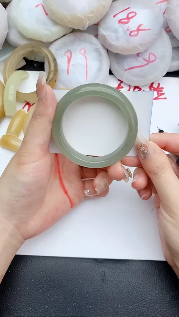 石英质玉手镯未镶嵌264+51/52