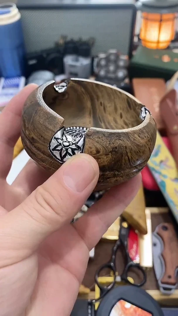 瓷片闪购商品  如图所示