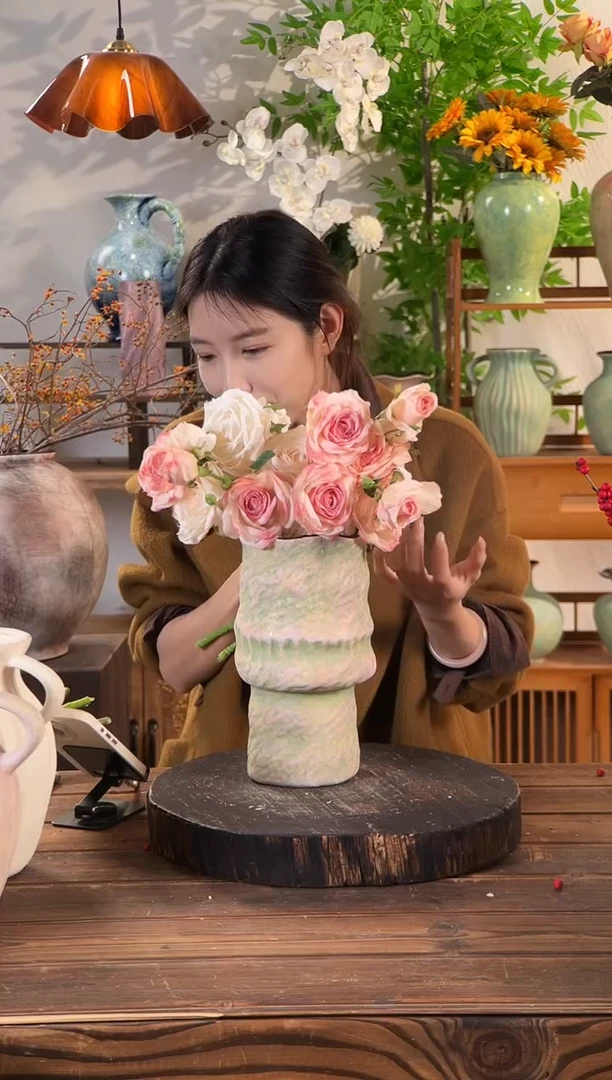 苔点绿-褶皱花瓶