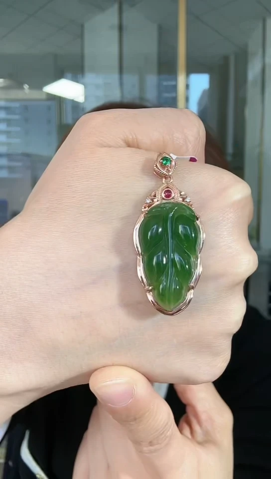 【闪购商品】和田玉挂坠银S925镶嵌树叶挂坠