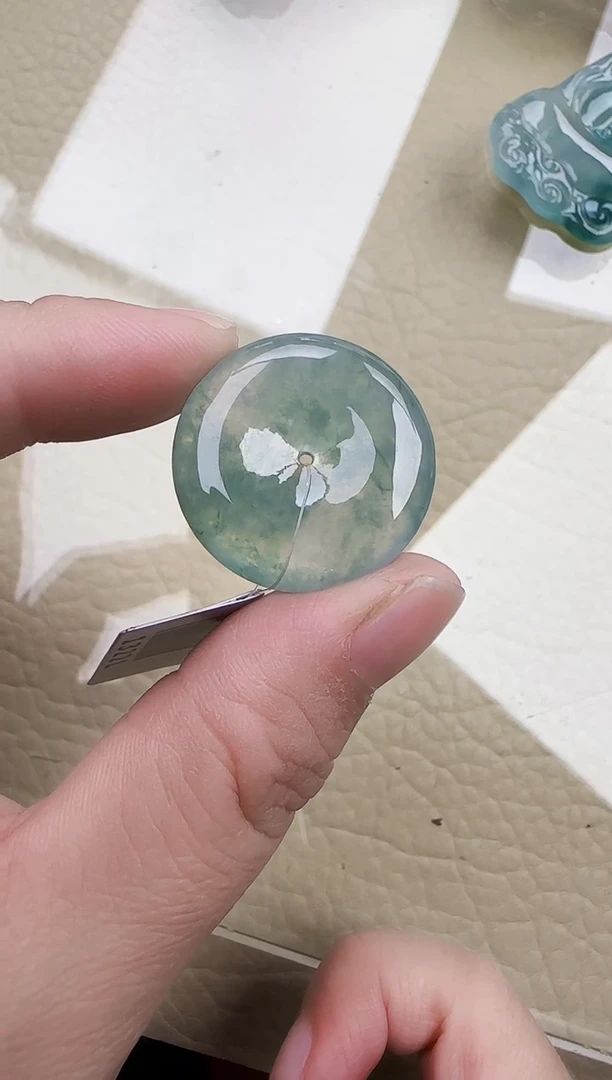 颈饰18K金镶嵌翡翠缅甸翡翠a货