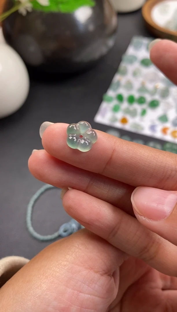 散珠翡翠奔**马冰种花花