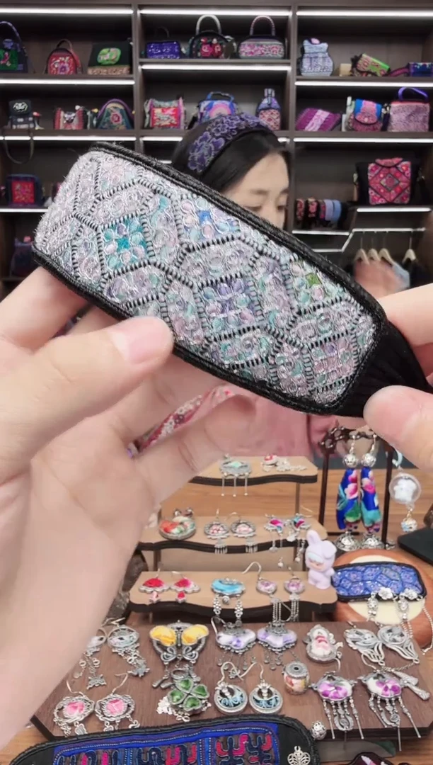 织绣A98蒙阿苏苗绣传承旗舰店