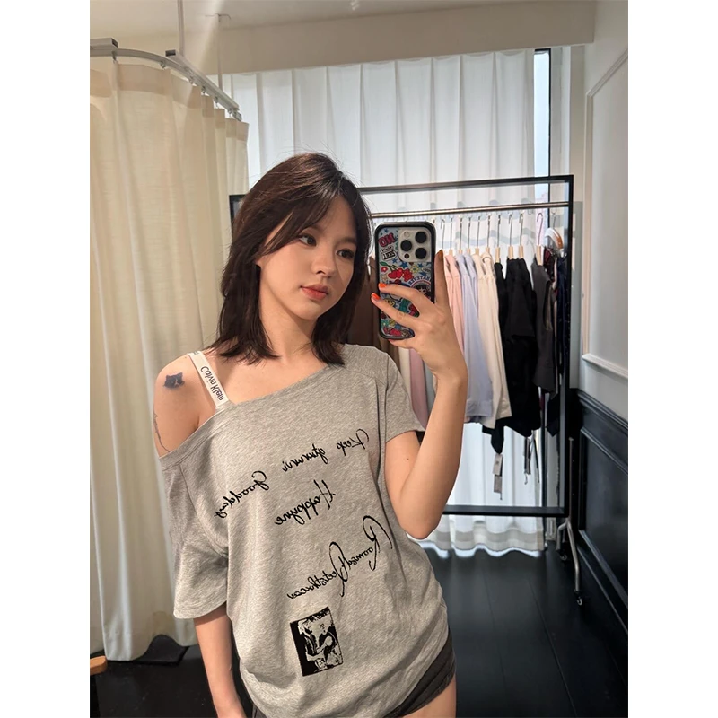 灰色斜肩露肩t恤女短袖夏季2025新款宽松显瘦遮肉一字肩辣妹上衣