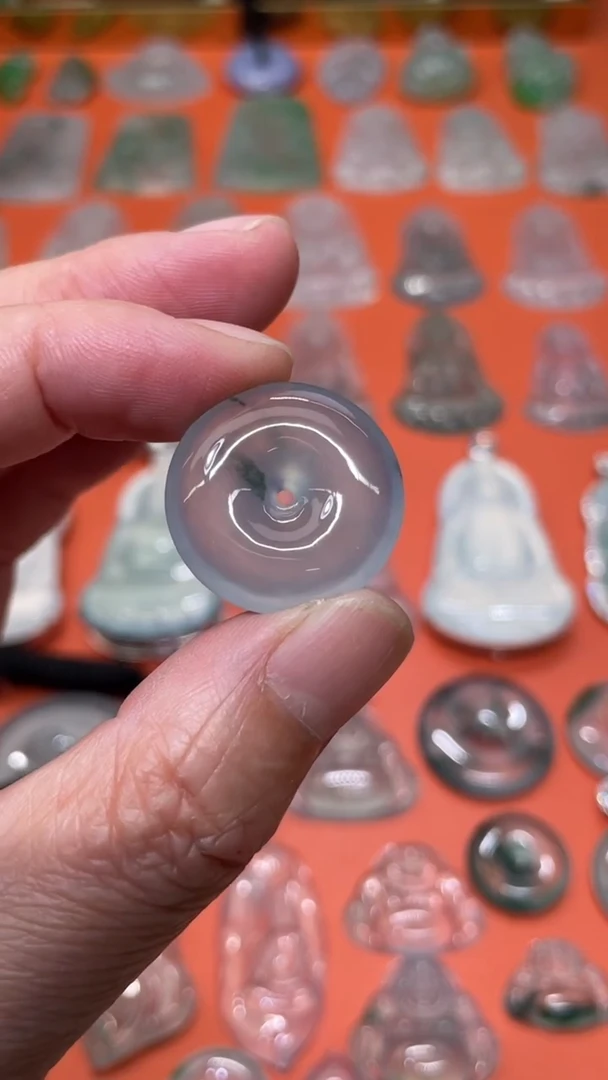 颈饰未镶嵌翡翠平安扣