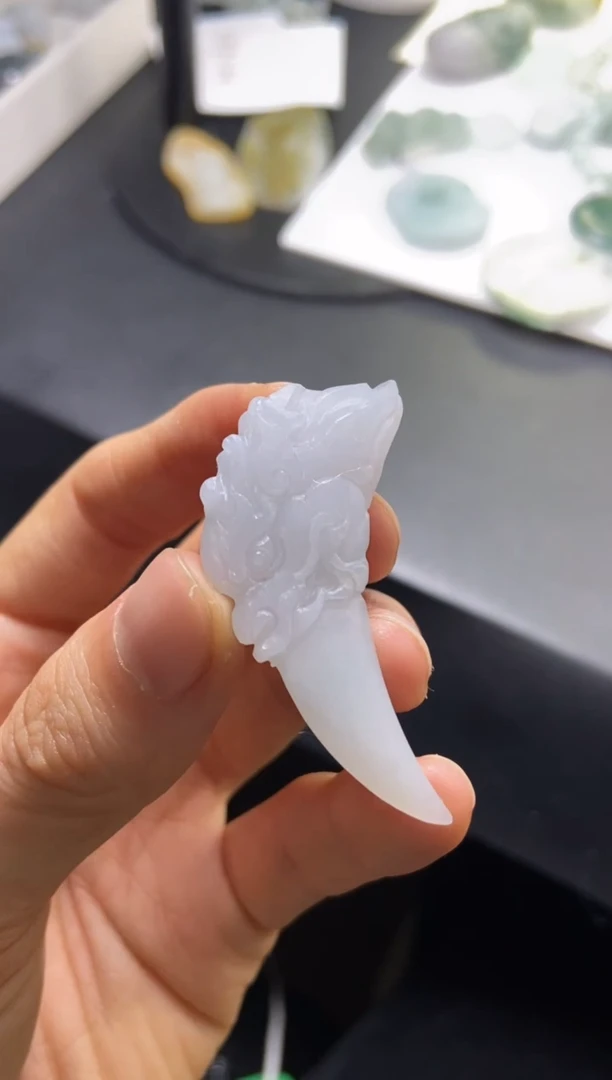 【闪购商品】定制翡翠未镶嵌龙牙