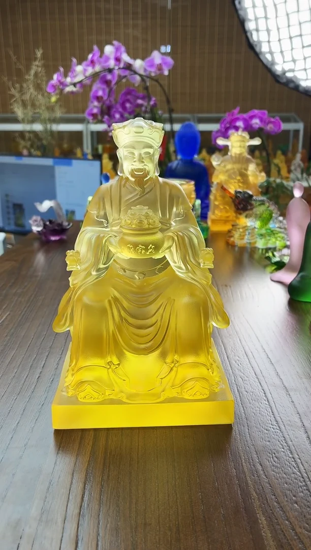 手工艺品琉璃18公分财神拿聚宝盆琥珀色