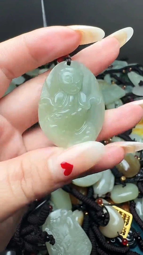 和田玉未镶嵌颈饰1