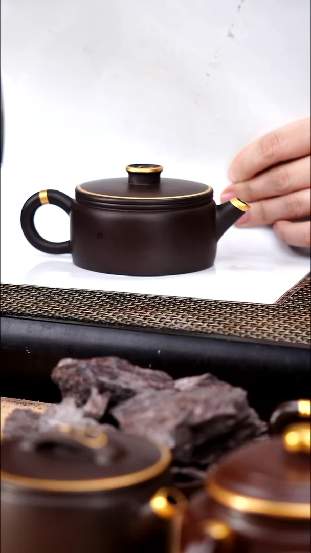 茶壶紫砂四号井茄皮紫泥描金钱币钮汉瓦150cc