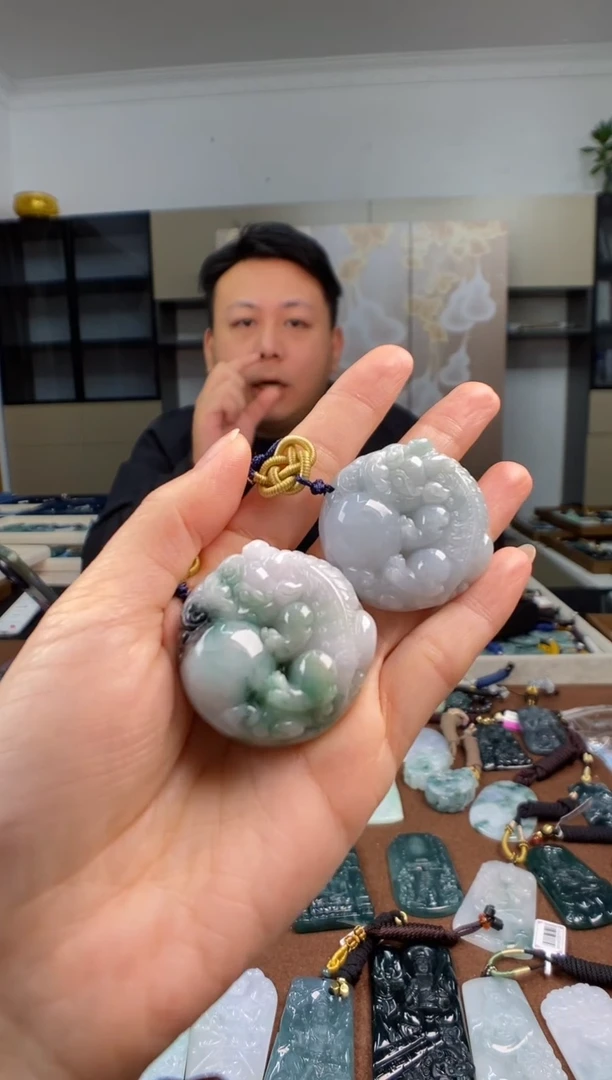 颈饰未镶嵌翡翠 多样性发其一