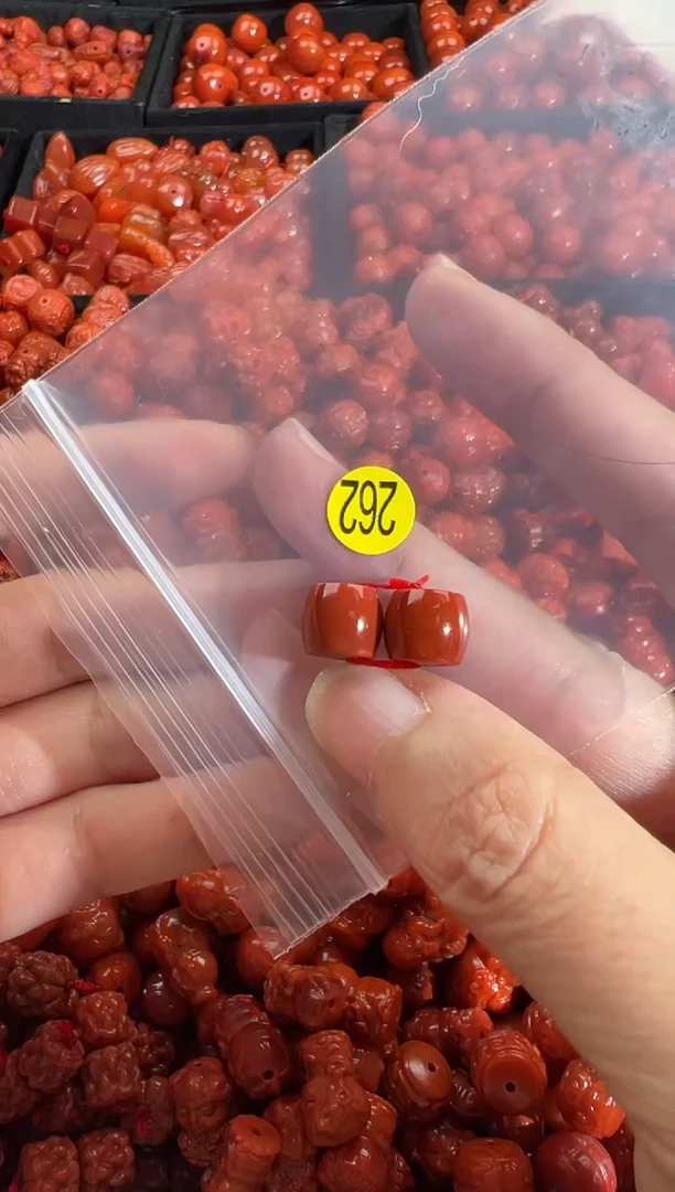 颈饰未镶嵌南红玛瑙1