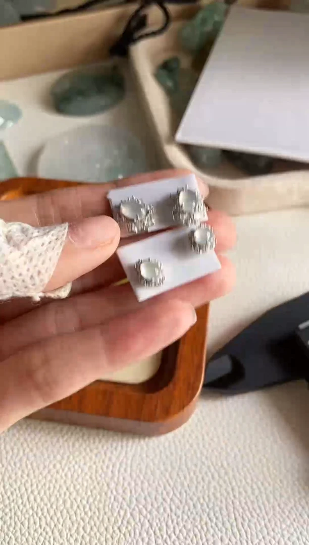 银S925镶嵌翡翠耳钉白冰蛋面耳钉 随机发一