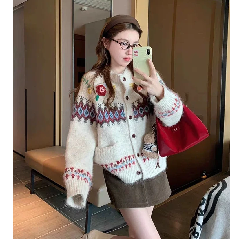 【运费补贴】手工花朵米白色费尔岛女毛衣针织衫显瘦外套