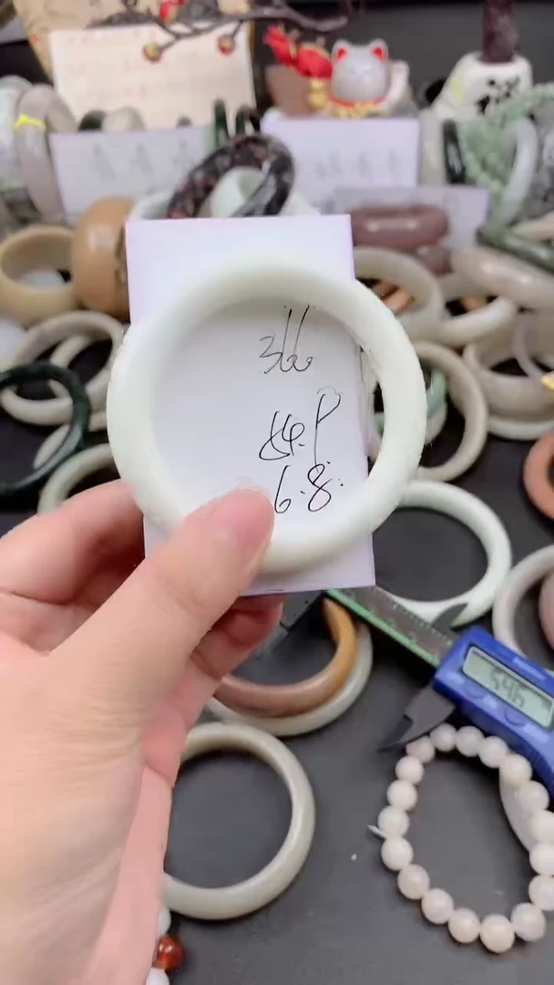 未镶嵌手镯石英质玉366