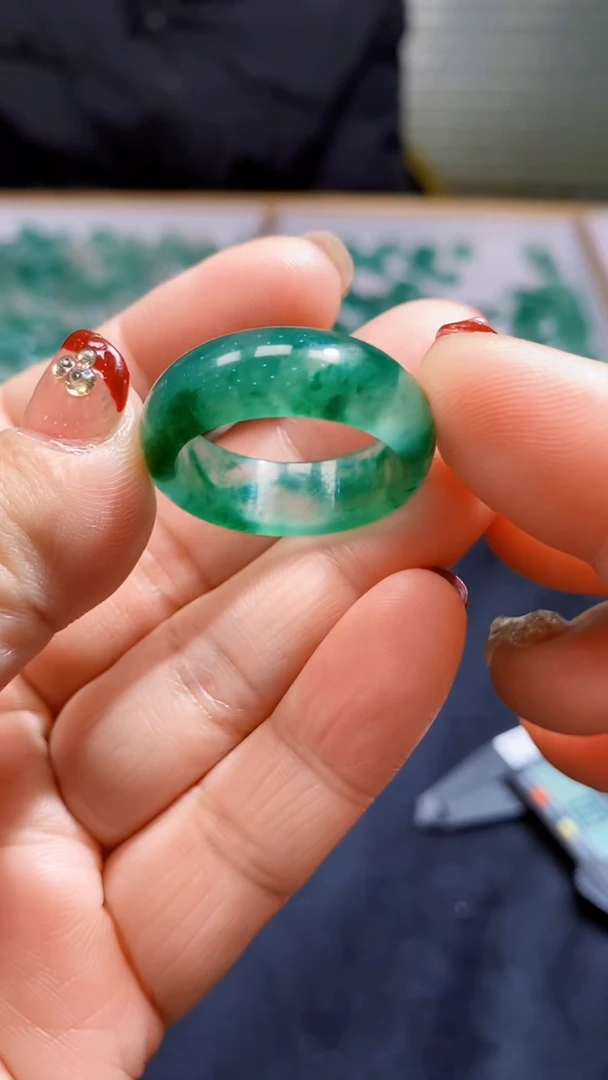 【闪购商品】石英质玉戒指未镶嵌天然A货非洲翠