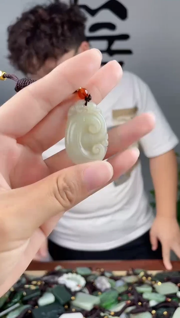 和田玉未镶嵌颈饰拍一发一，多样性发货