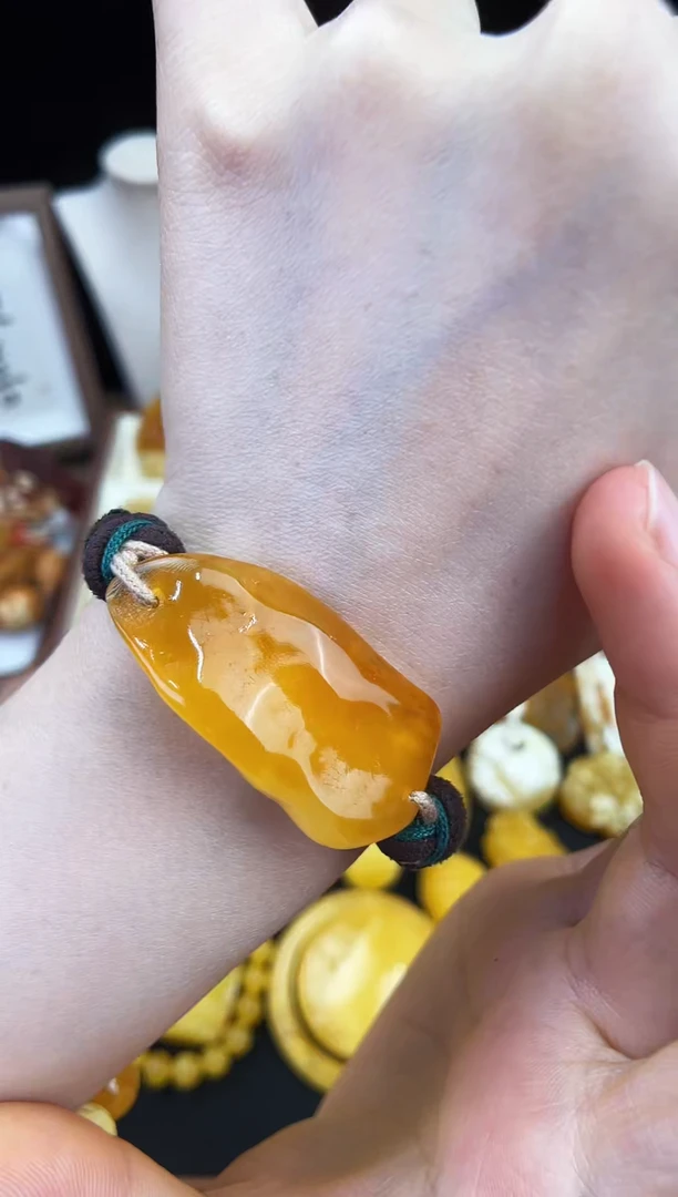 琥珀未镶嵌珠宝奇石柒月