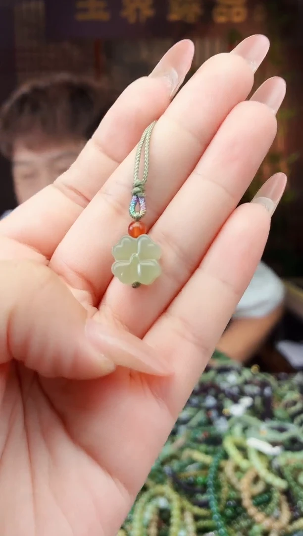 和田玉未镶嵌颈饰拍一发一