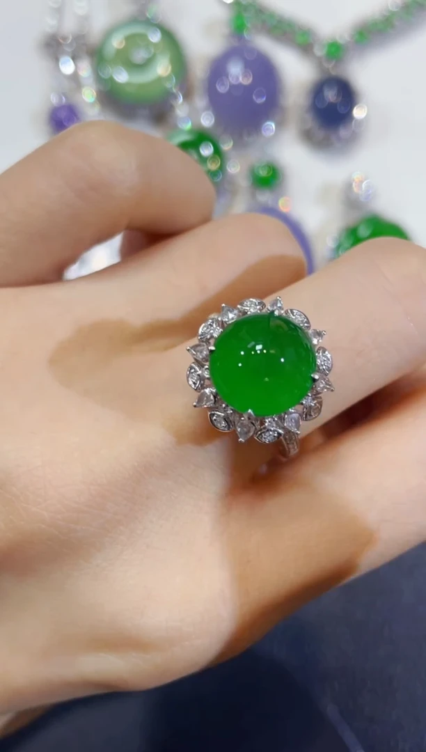 颈饰18K金镶嵌翡翠团购1