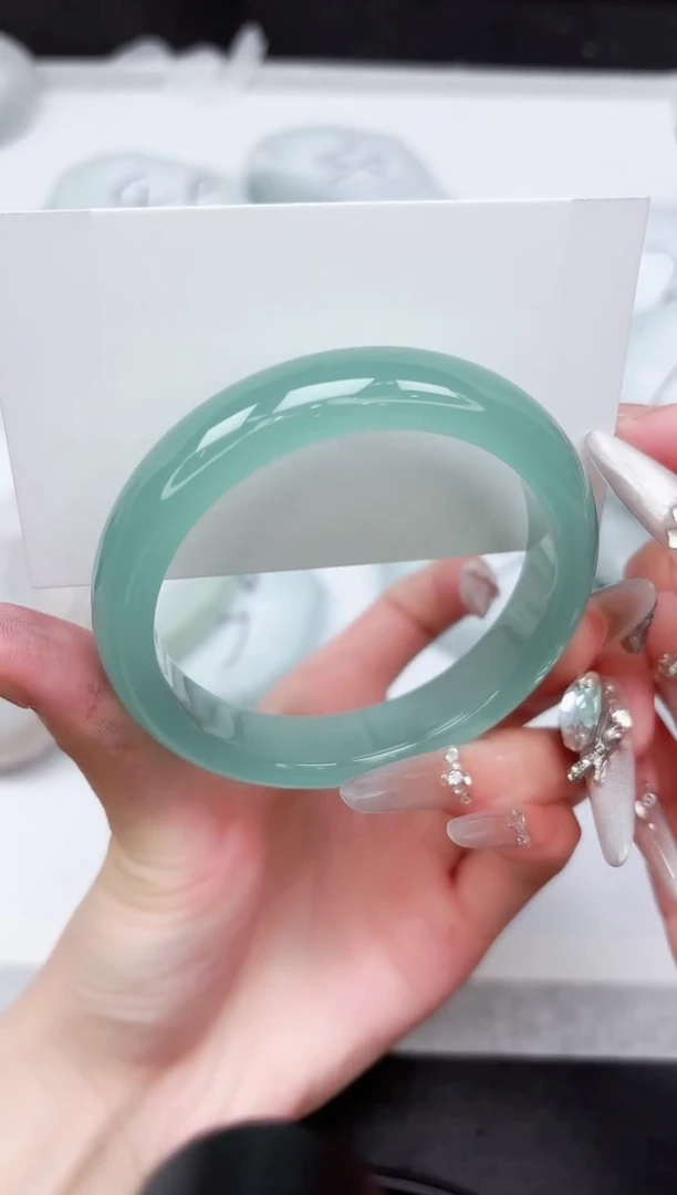 石英质玉手镯未镶嵌189-59