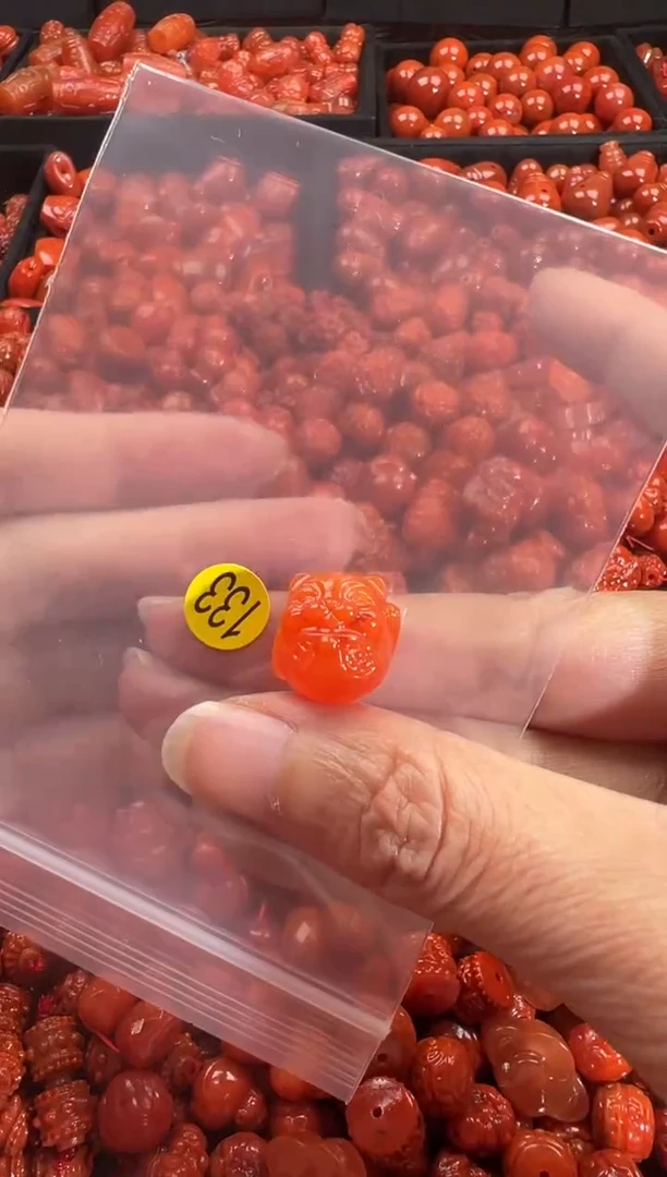 颈饰未镶嵌南红玛瑙1