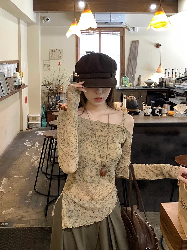 微喇袖设计晕染木耳边斜肩吊带小衫女2025早秋款纯欲风不规则上衣