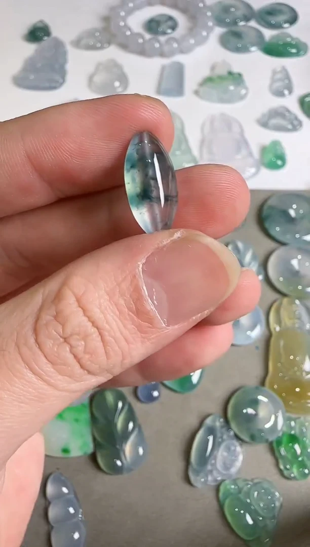 吊坠(不含链)未镶嵌翡翠.