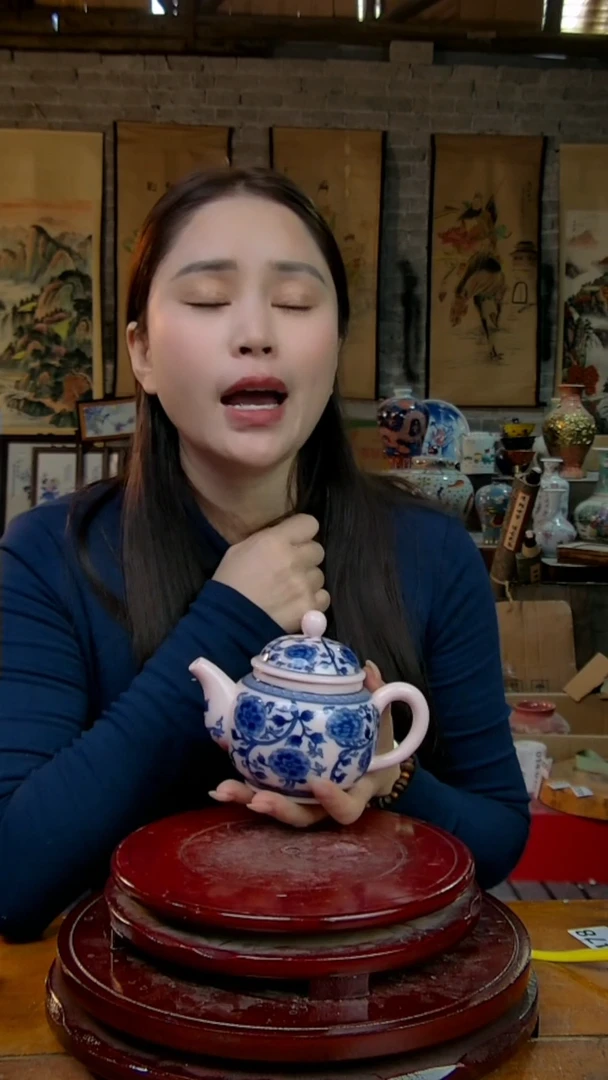 摆件陶稀土牡丹将军壶