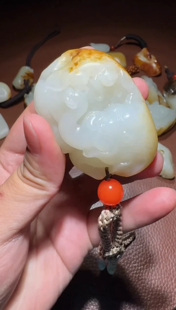 未镶嵌和田玉挂件燃*和田玉