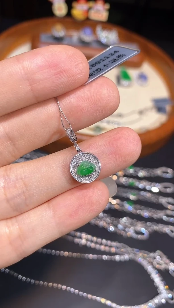 翡翠18K金镶嵌吊坠(不含链)吊坠