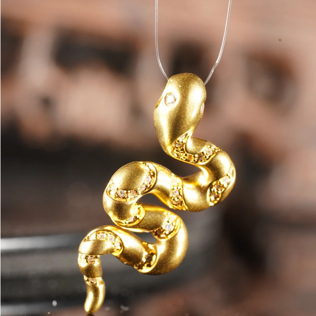足金999 可爱卷卷蛇吊坠DZ185