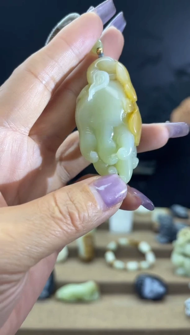 颈饰未镶嵌和田玉1