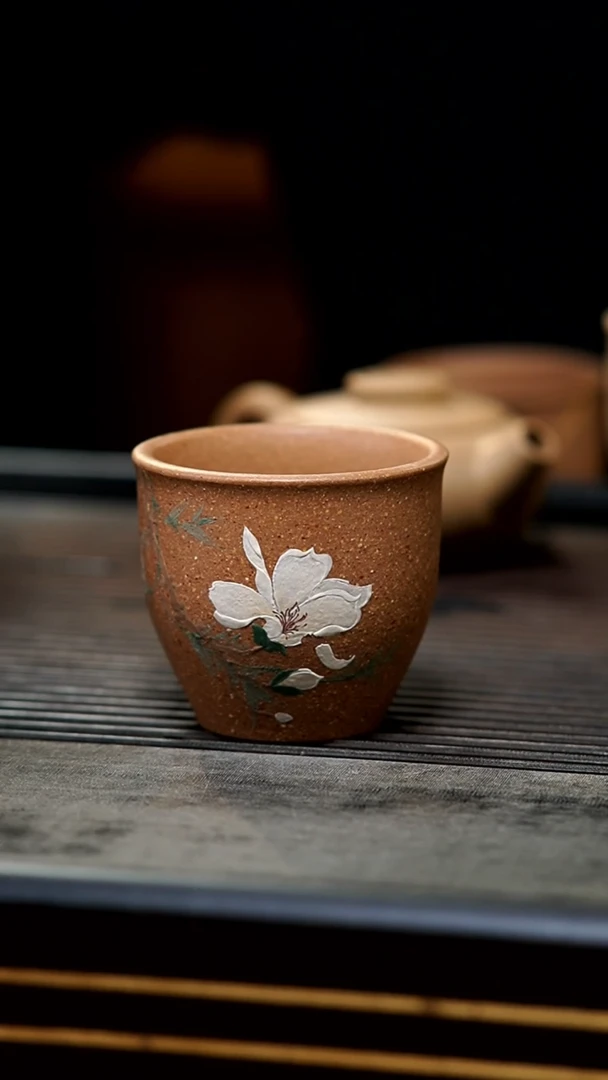 【闪购商品】紫砂茶壶04-微瑕葵黄段玉兰泥绘铃铛杯