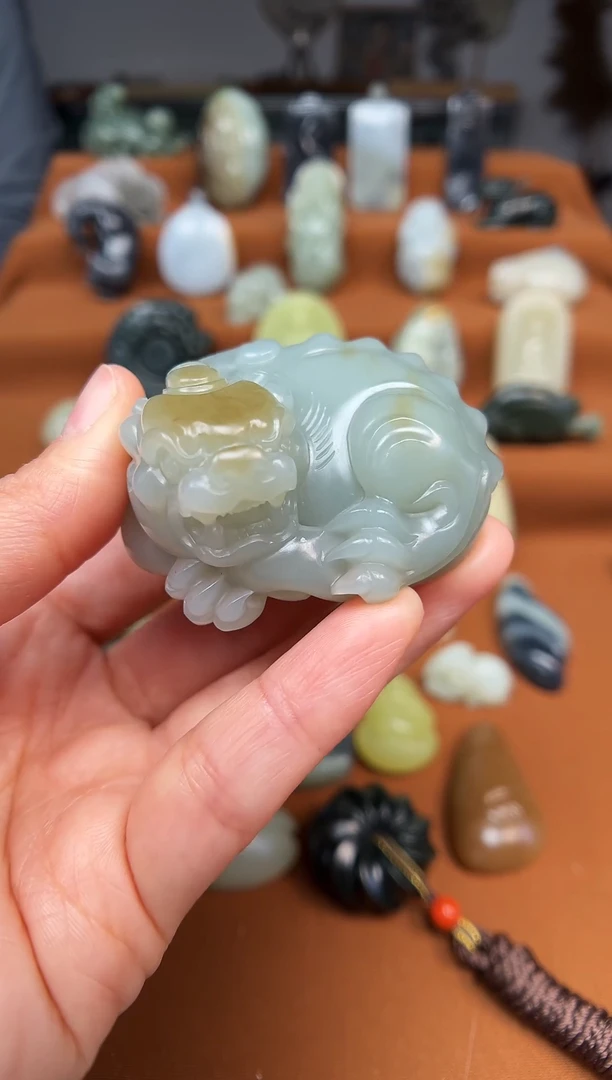 颈饰未镶嵌和田玉东**往貔貅