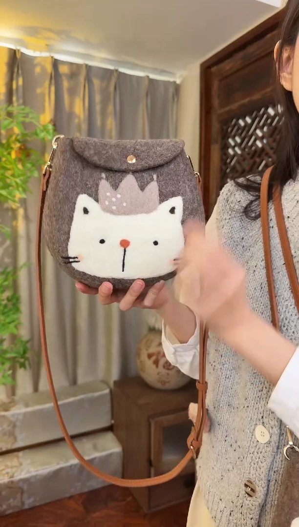 羊毛非遗羊毛毡包  蛋蛋包猫咪王子
