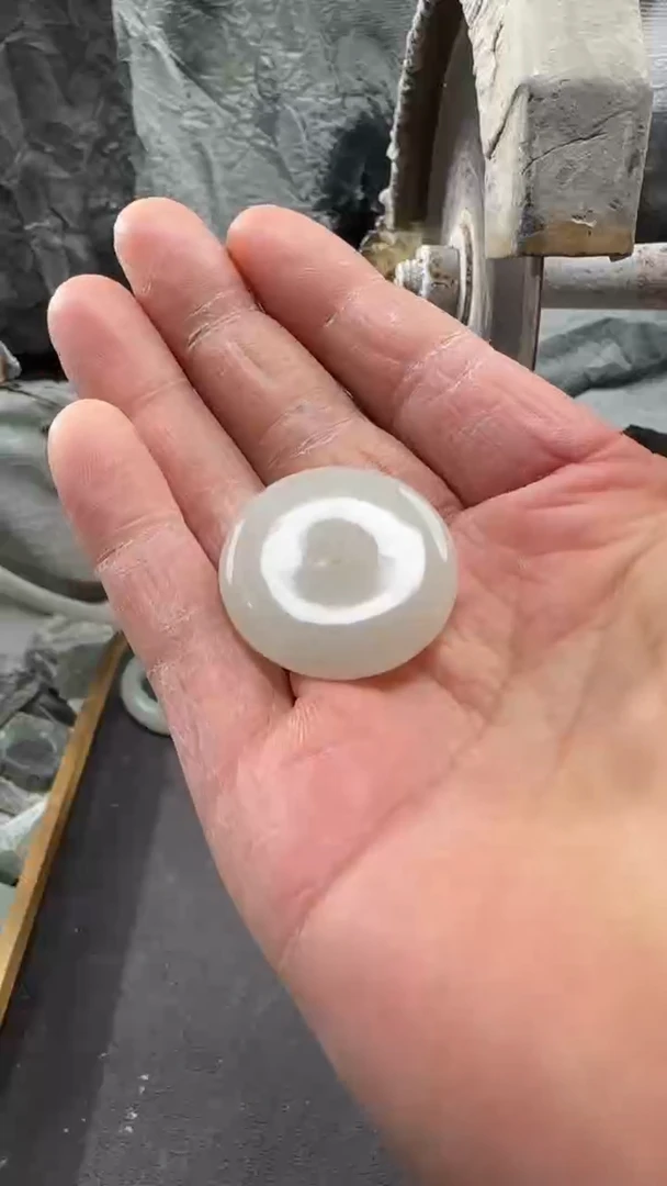 颈饰未镶嵌和田玉吊坠