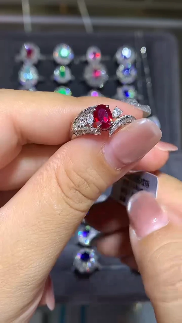 18K金镶嵌戒指红宝石1.02CT
