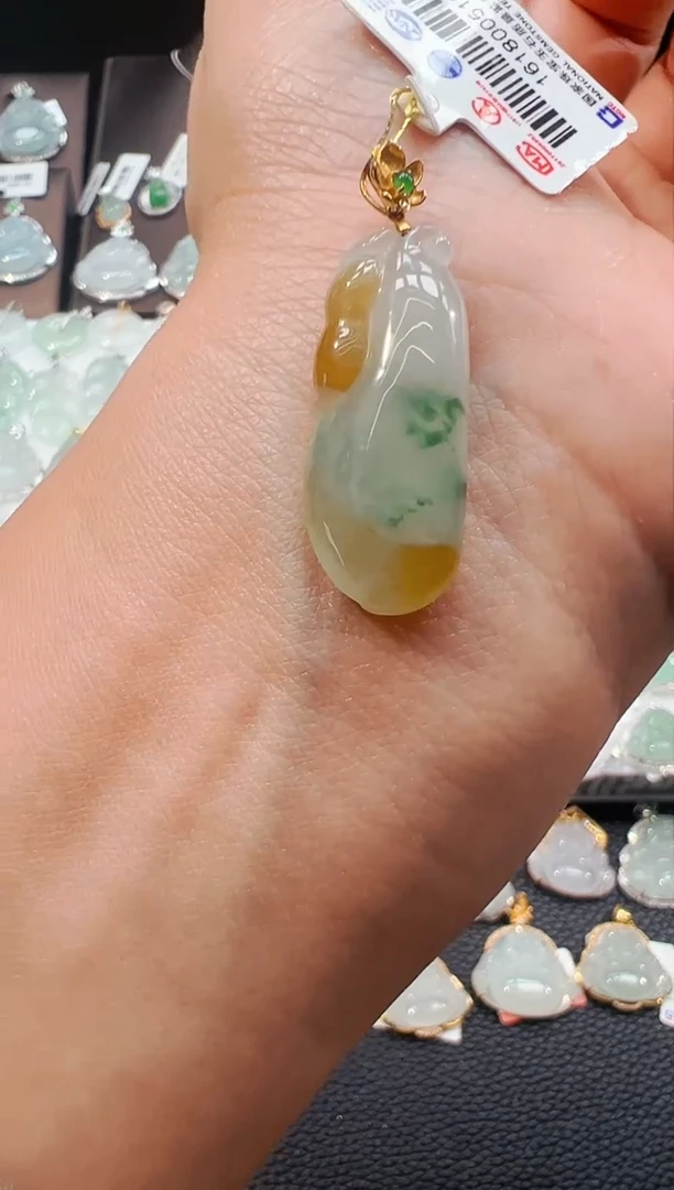 吊坠(不含链)18K金镶嵌翡翠福瓜吊坠