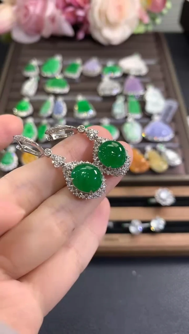 18K金镶嵌翡翠耳饰v96