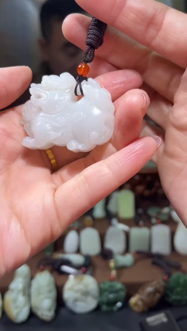 颈饰未镶嵌和田玉·