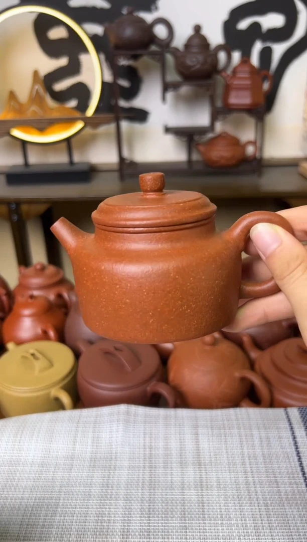 茶壶段泥黄降坡德钟壶170CC