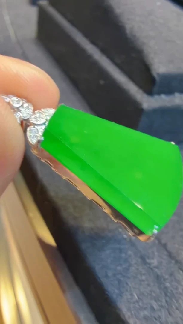 吊坠(不含链)18K金镶嵌翡翠多样性团购发一件