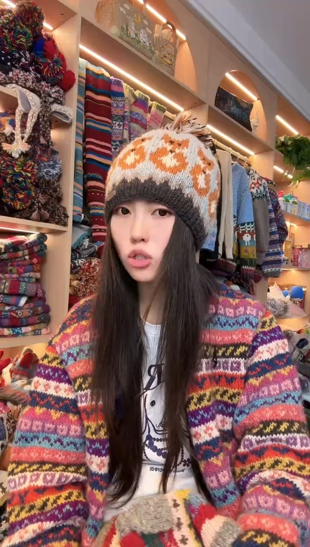 羊毛灰色狐狸帽子